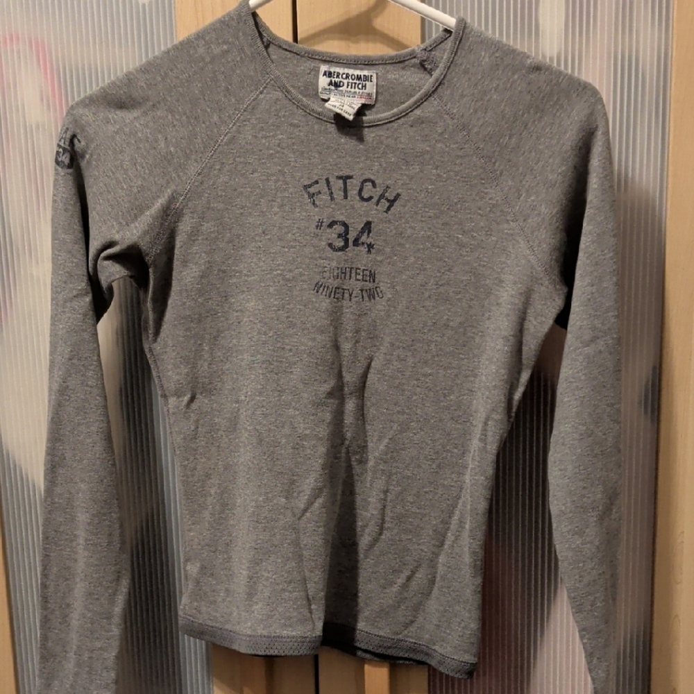 Abercrombie & Fitch Heather Gray Long Sleeve Tee